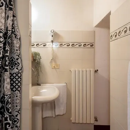 Borgo Gallinaio 32, Emma * Siena