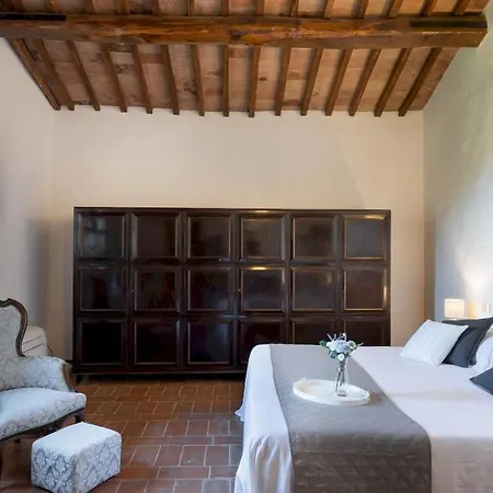 Borgo Gallinaio 32, Emma Villa