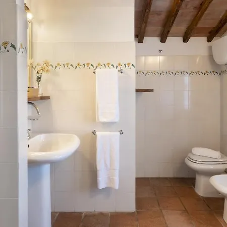 Borgo Gallinaio 32, Emma וילה