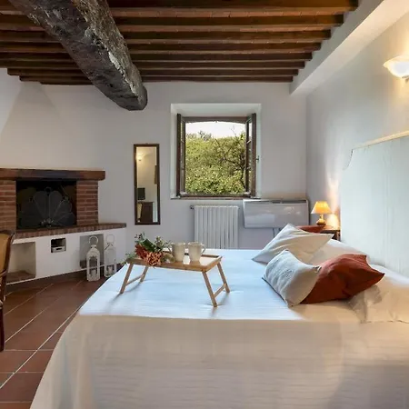 Borgo Gallinaio 32, Emma Villa