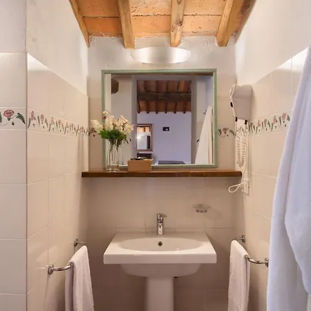 Villa Borgo Gallinaio 32, Emma *