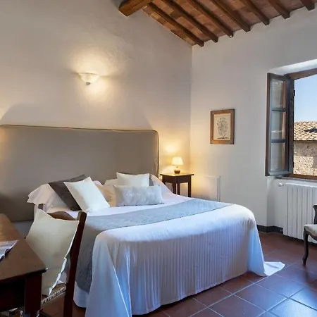 Borgo Gallinaio 32, Emma Villa Siena