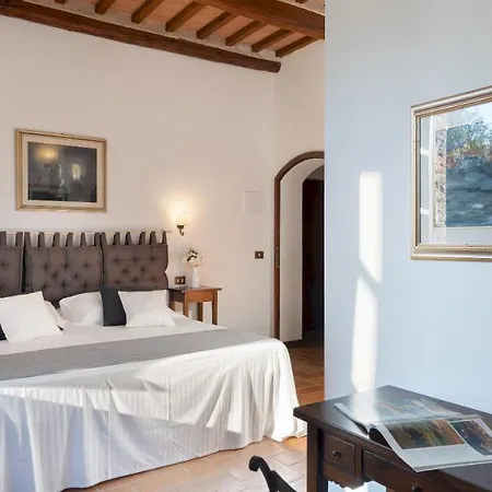 Borgo Gallinaio 32, Emma Villa *