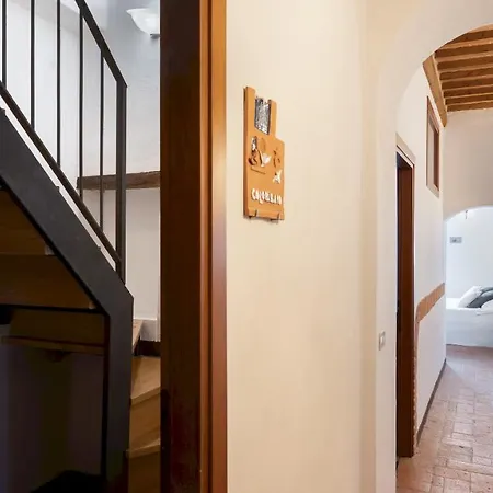 Borgo Gallinaio 32, Emma Villa *