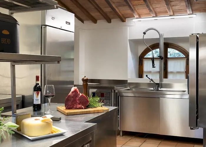 Borgo Gallinaio 32, Emma Βίλα