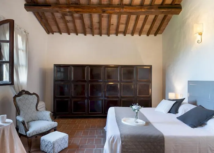 Borgo Gallinaio 32, Emma Βίλα