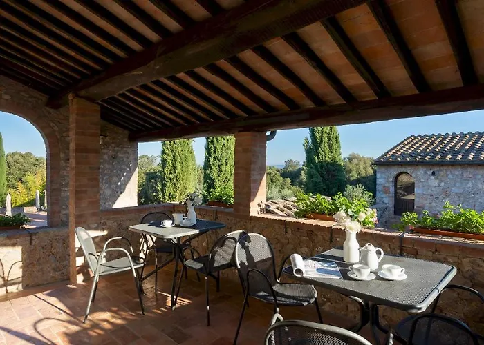 Borgo Gallinaio 32, Emma Βίλα